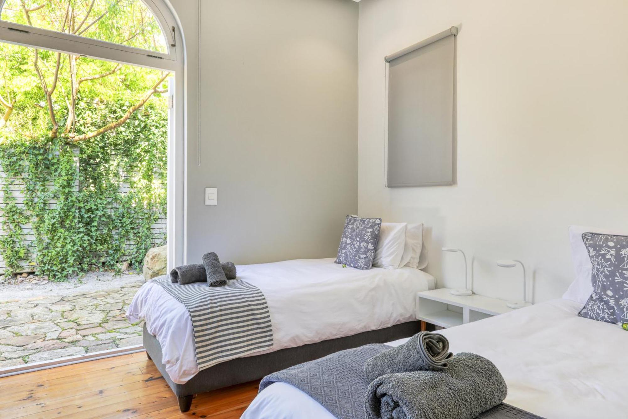 Behr Road Apartment With Sea View Patio Κέιπ Τάουν Εξωτερικό φωτογραφία