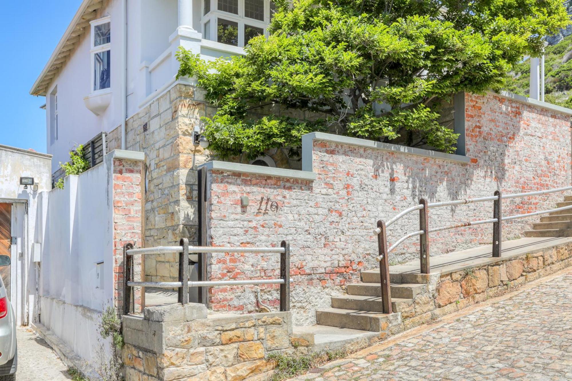 Behr Road Apartment With Sea View Patio Κέιπ Τάουν Εξωτερικό φωτογραφία
